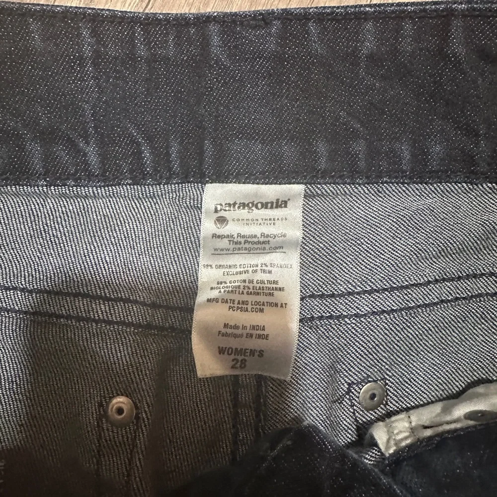 Patagonia Women's Denim Jeans size 28 - Picture 4 of 6